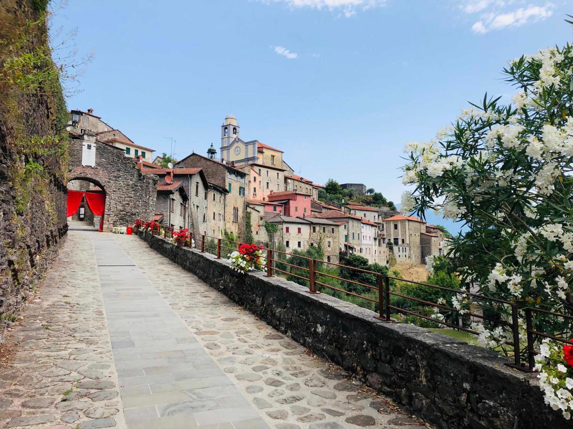 La Finestra Di Dante Daire Mulazzo Dış mekan fotoğraf